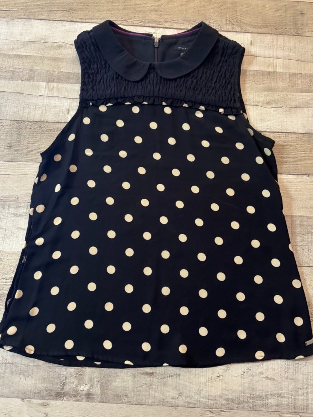 Tommy Hilfiger Vintage Navy Blue & Beige Polka Dot Sleeveless Blouse – Size M